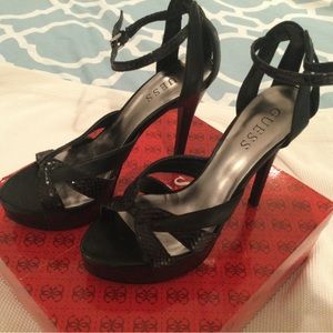 Sz 6, Guess High Heeled Black Shoes